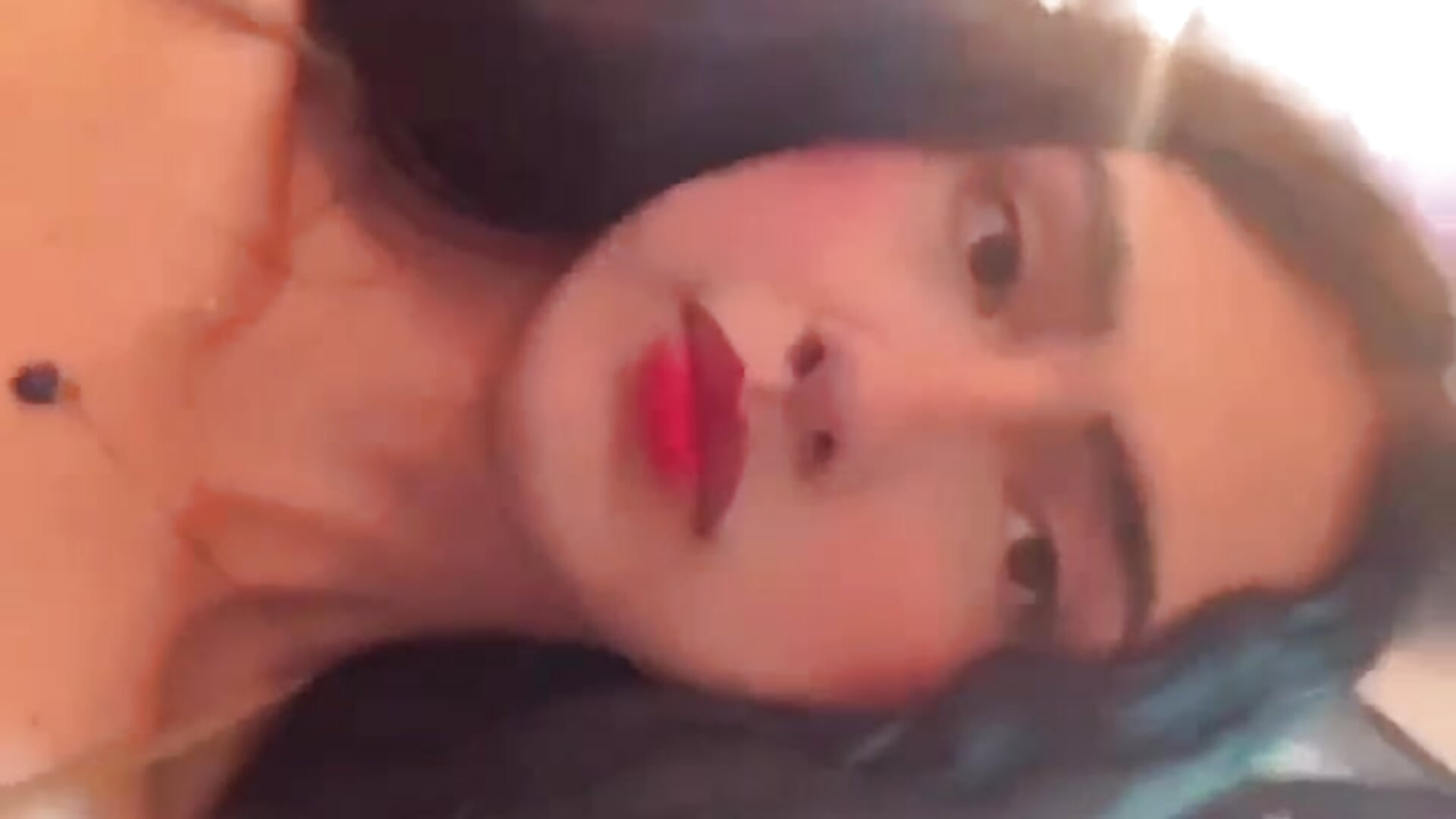 look into their eyes 😈 – видео вебкам-модели Kammy_Candy