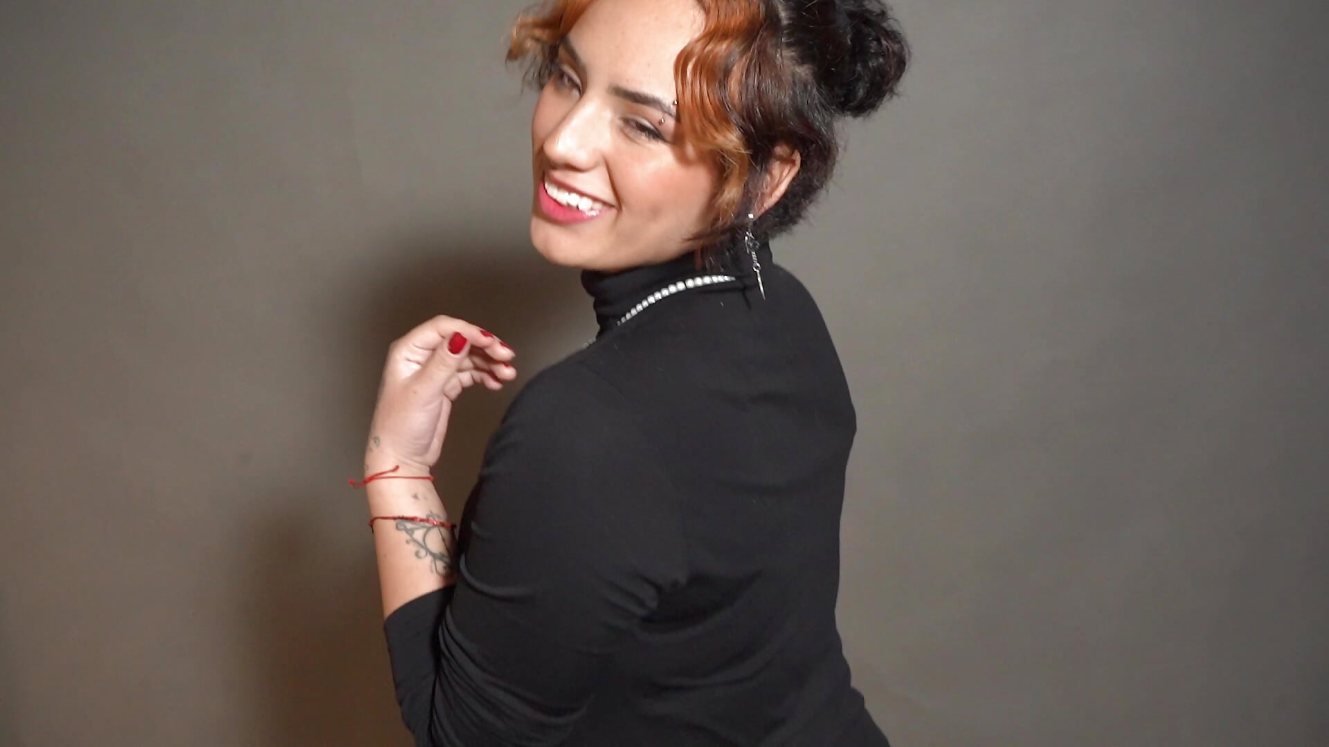 KIARA - video by Kiara_Fox__ cam model