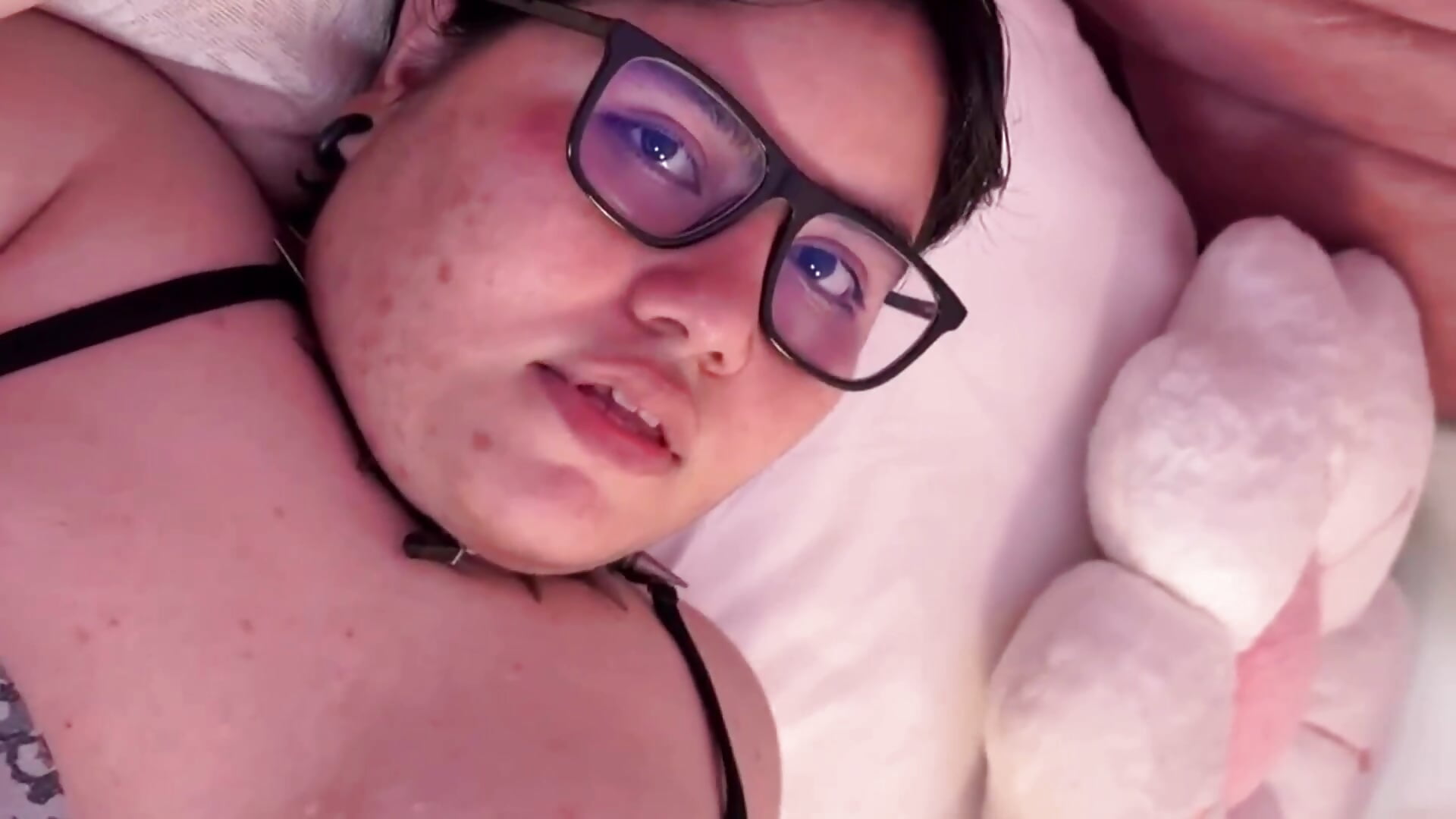 Come with me love!😏 - video by Ruby_Rouge cam model