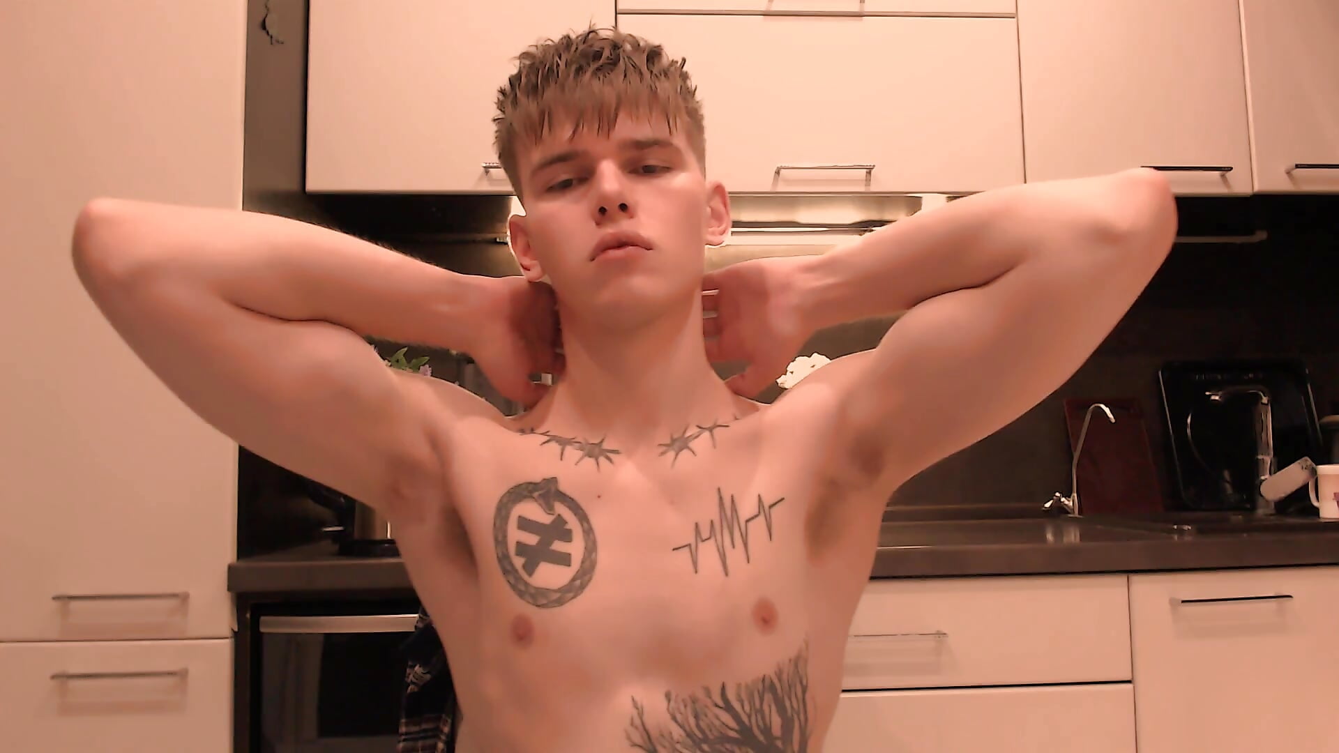 20251205185133 - video by Fredd_Xanders cam model