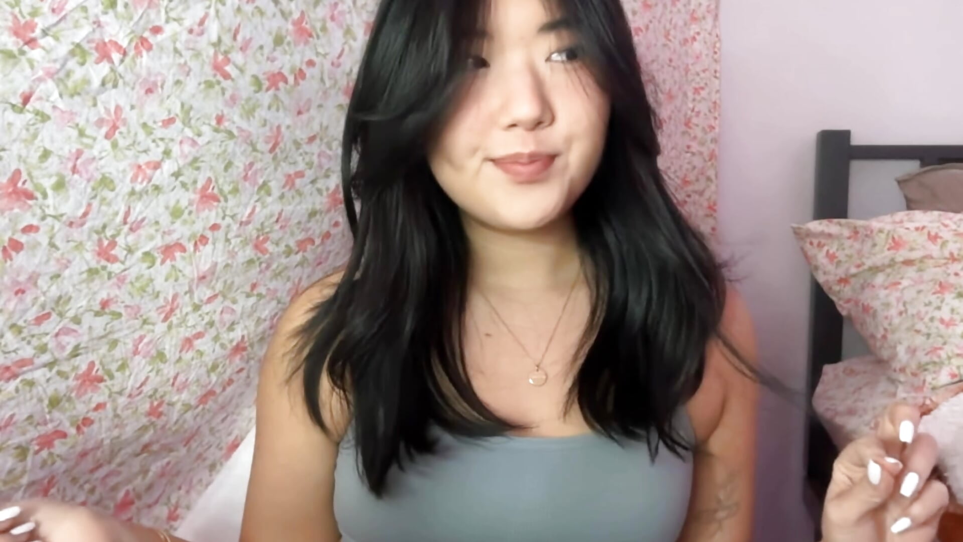 Movie on 12-4-25 at 6,54 PM - video by aristanbelle cam model