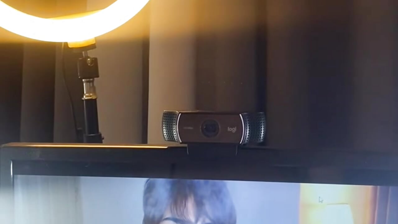 Smoke with me bitches - video by tsathisacortez cam model