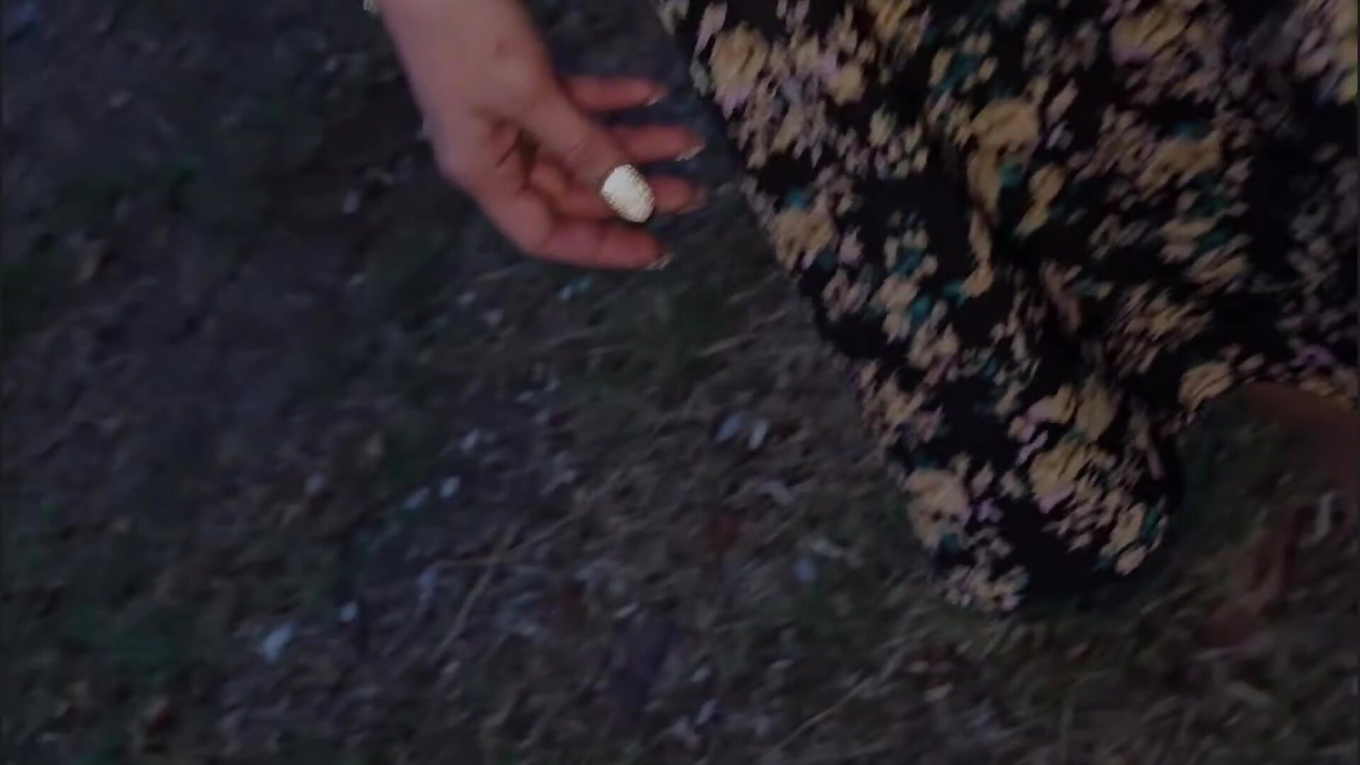 Public outdoor tease... - clip cu VIKS_SECRET model videochat