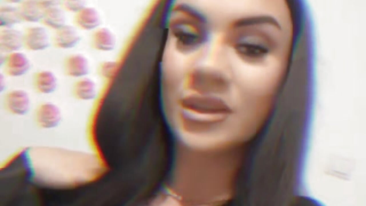 2025-11-14-203407665 - video by CamilaMiles cam model