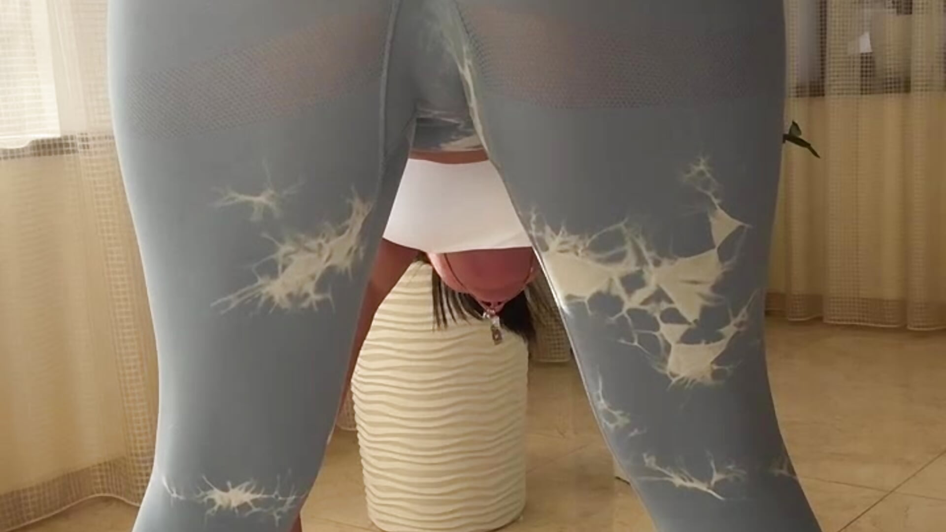 Yoga 🧘🏻‍♀️ morning hot ass - vídeo de CherryCherry03 modelo de câmara