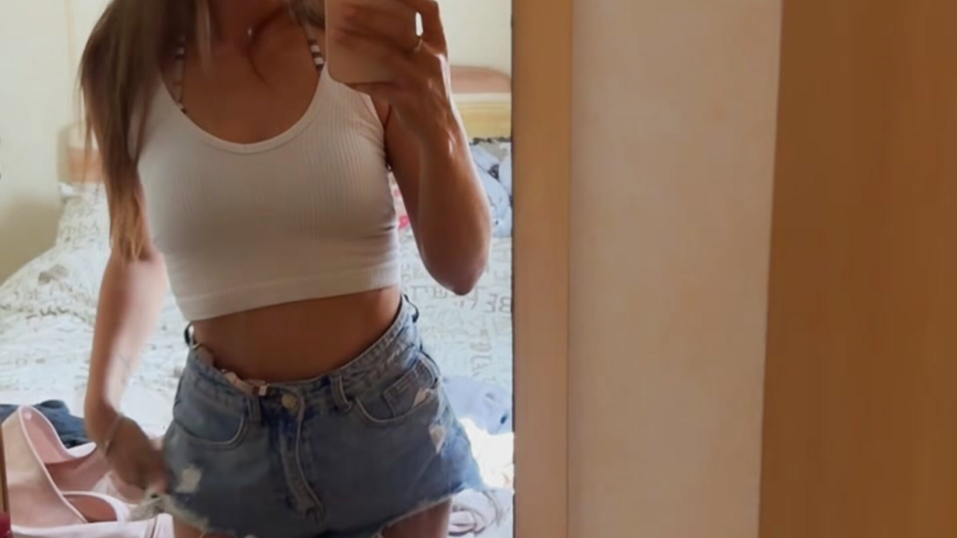 EB7BCE27-451E-44A6-B385-8643E7369527.mov - video by YourPetitePrincess cam model