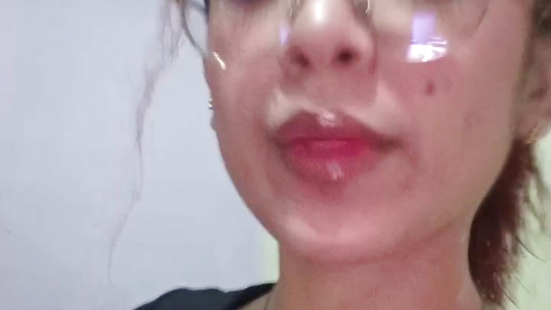 kisses for all - video by bellota_bunny cam model