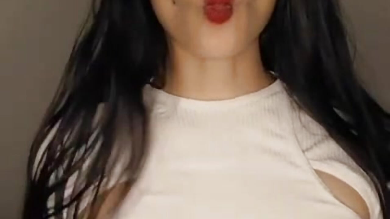 My smile is for you - video by loraineblake cam model