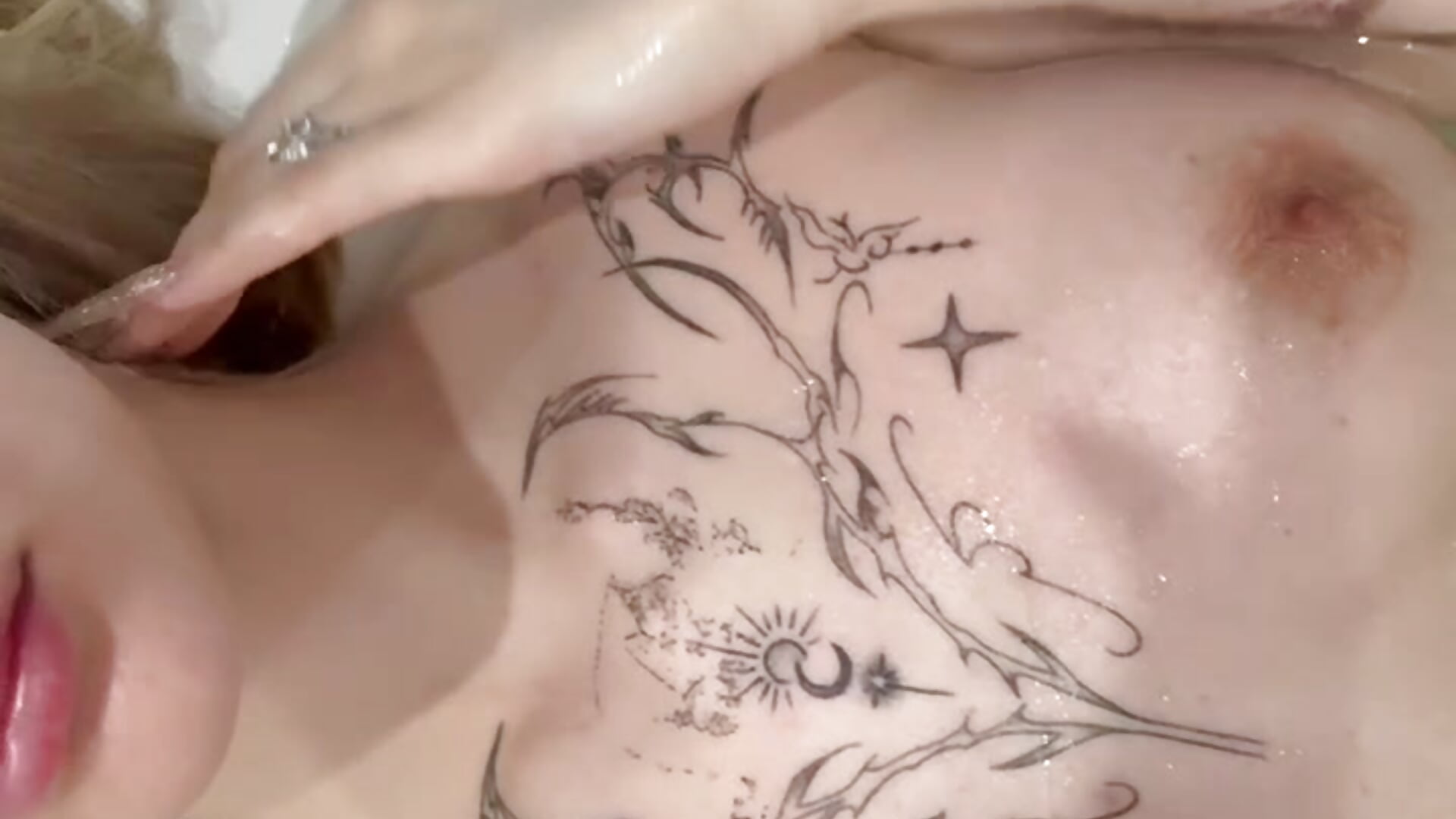 hot girl at bath - video od modelky/modela meli_sun