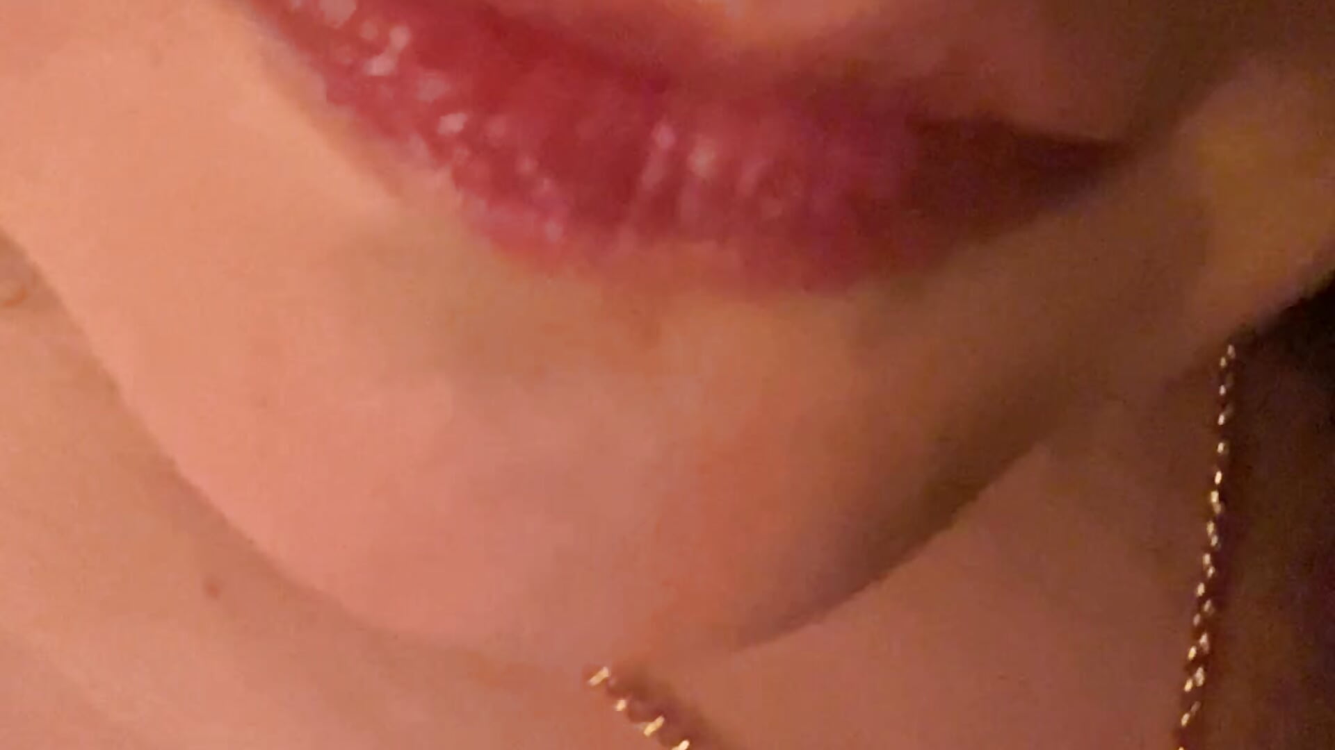 Pssssst psssst - วิดีโอโดย CurlyMilf_Vannexxxa โมเดลแคม