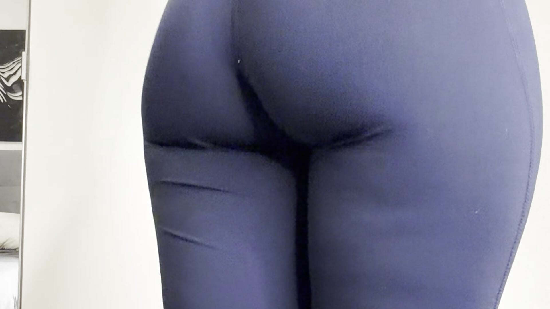JOI IN NIKE LEGGINGS