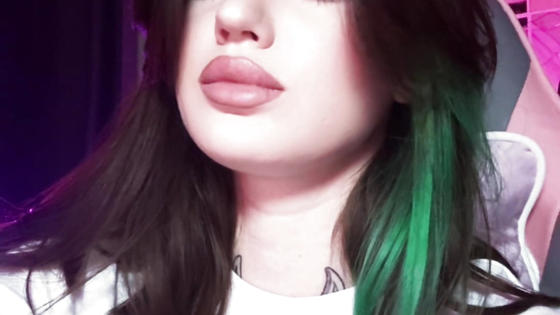 🙂 - clip cu NikkieKitty model videochat