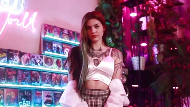 me - NikkieKitty adlı kamera modelinin videosu