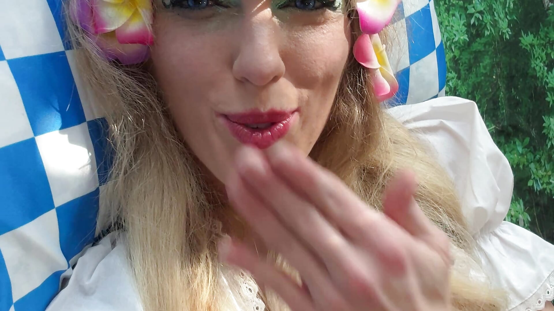 Blowing you kisses for Oktoberfest
