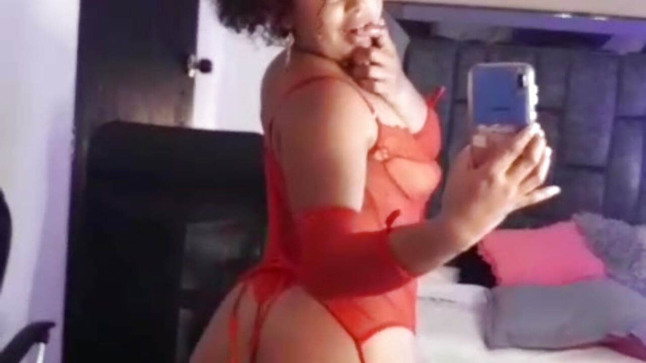 When red ignites all your desires 🥵😈🍑 - video by AngelaMiller_ cam model