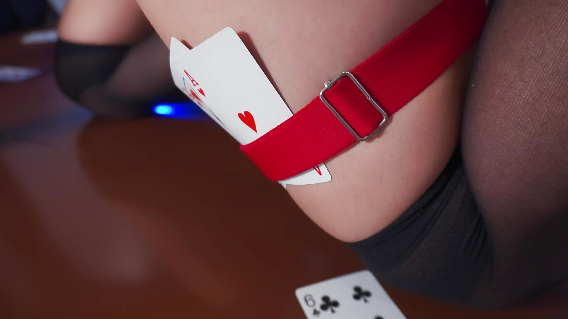 Playing with me has its rewards... - video oleh NinnaPiers kamera model