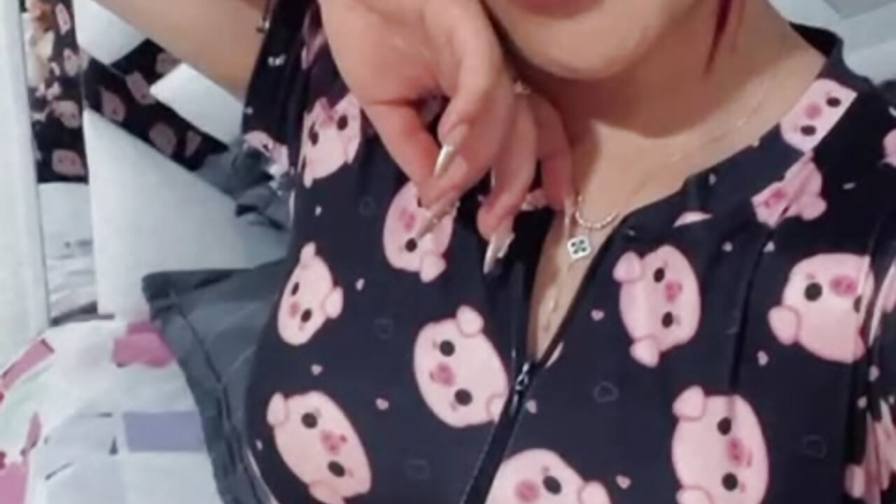 I look very cute in this outfit 👀😊 - IssysLeBlanc adlı kamera modelinin videosu