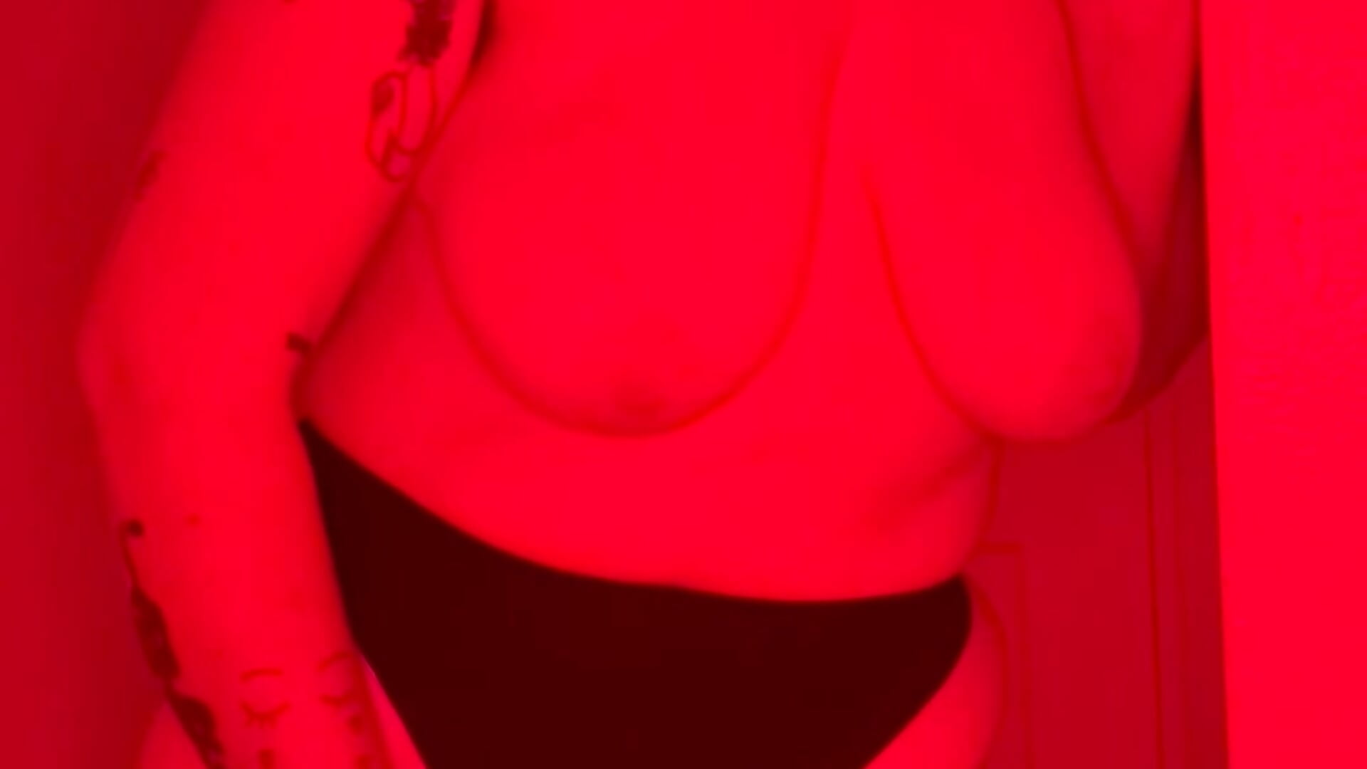 Can’t stop cumming - βίντεο μοντέλου Curliegirlie