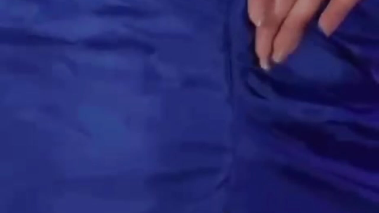 0b3fddc8-7d4c-48f9-aec3-e10b36444299 - vídeo de Shinykrishaa modelo de câmara