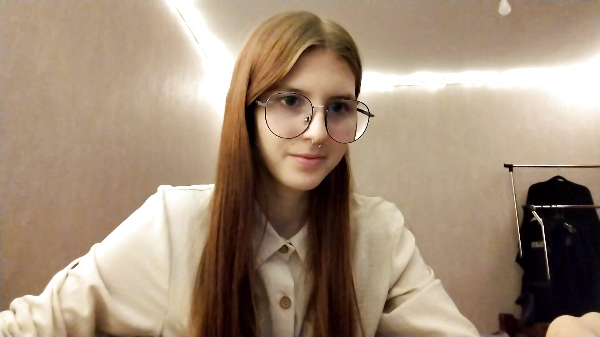 my lips close to cam - video by VictorinaMccorey cam model