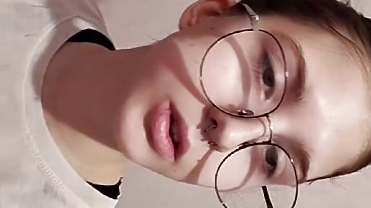 its mee - video by VictorinaMccorey cam model