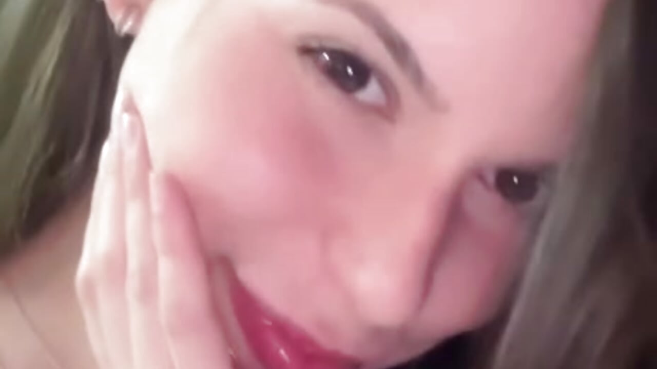 Cute me - video by TonishaThal cam model