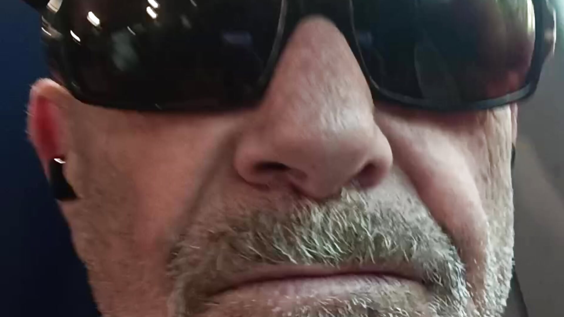 Messenger_creation_D3ED4FEF-DEF6-49B9-9D95-2F7D95A94878 – video modela na kameri 4skinlvrI