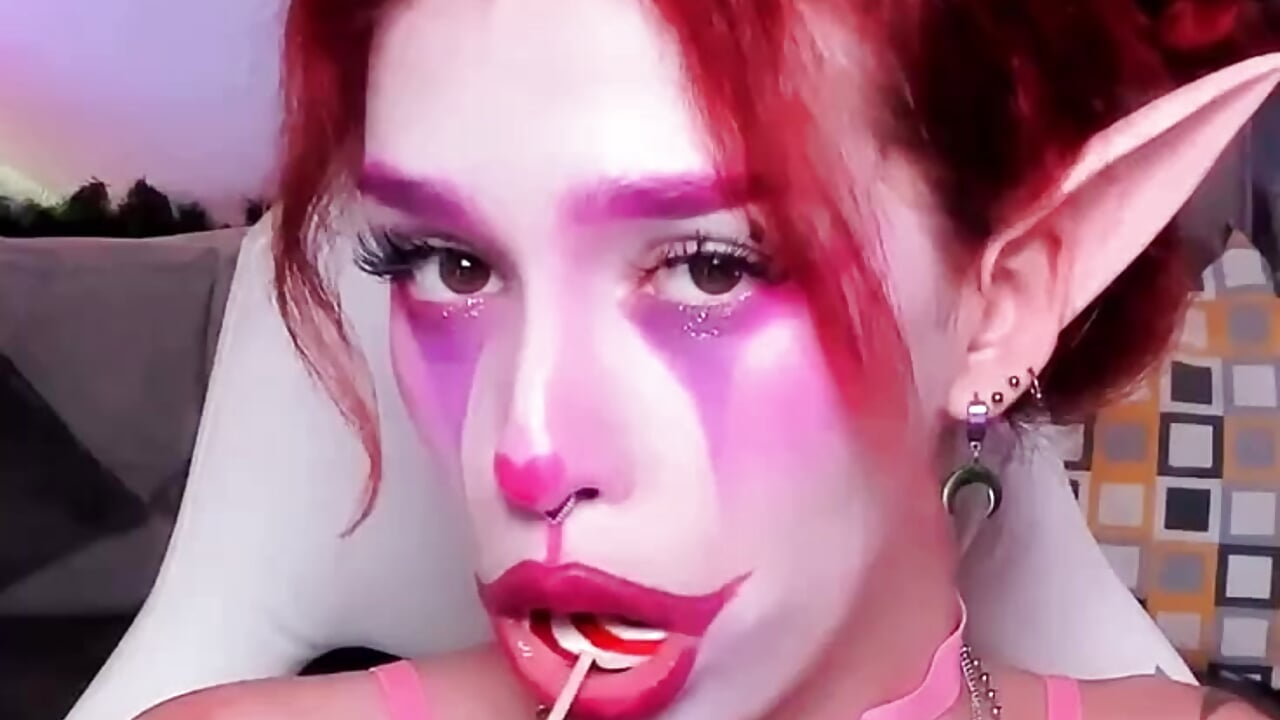 lick lick lick - video di LeylaNoir_02 modella di cam