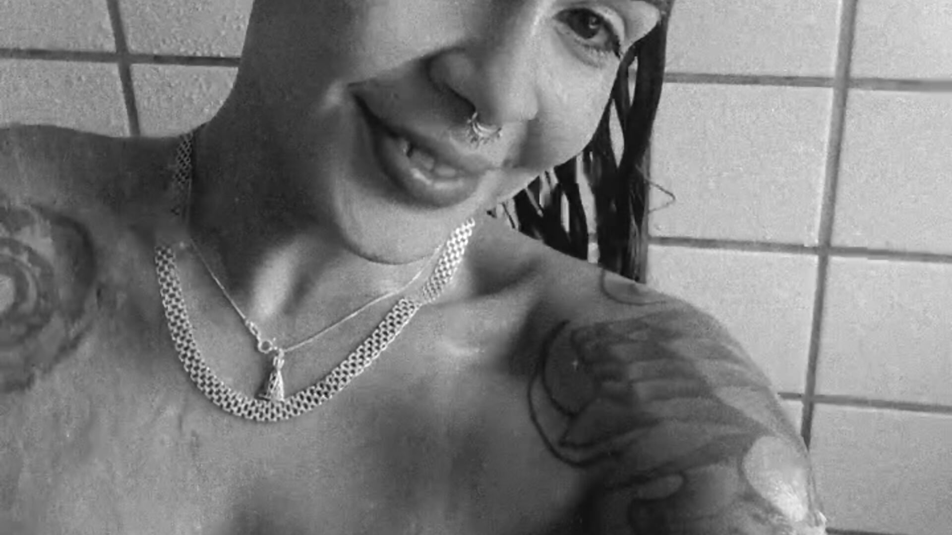 59a0c39fa2b84fad940b0df8d40bd73c - video by xdarkroguex