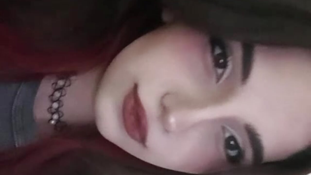 🤭 - video oleh model kamera KizzieSchronce