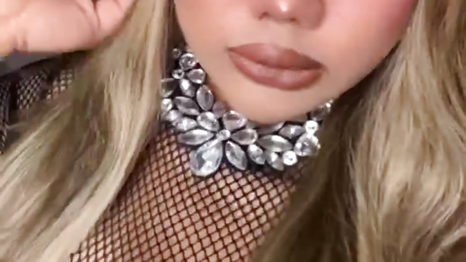 588017597_25537403319189326_6200209477212495612_n (1) - video by AlwaysHornyMia cam model