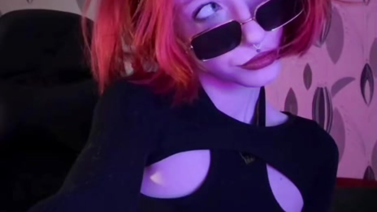 Me – video od webkamerové modelky RedFica