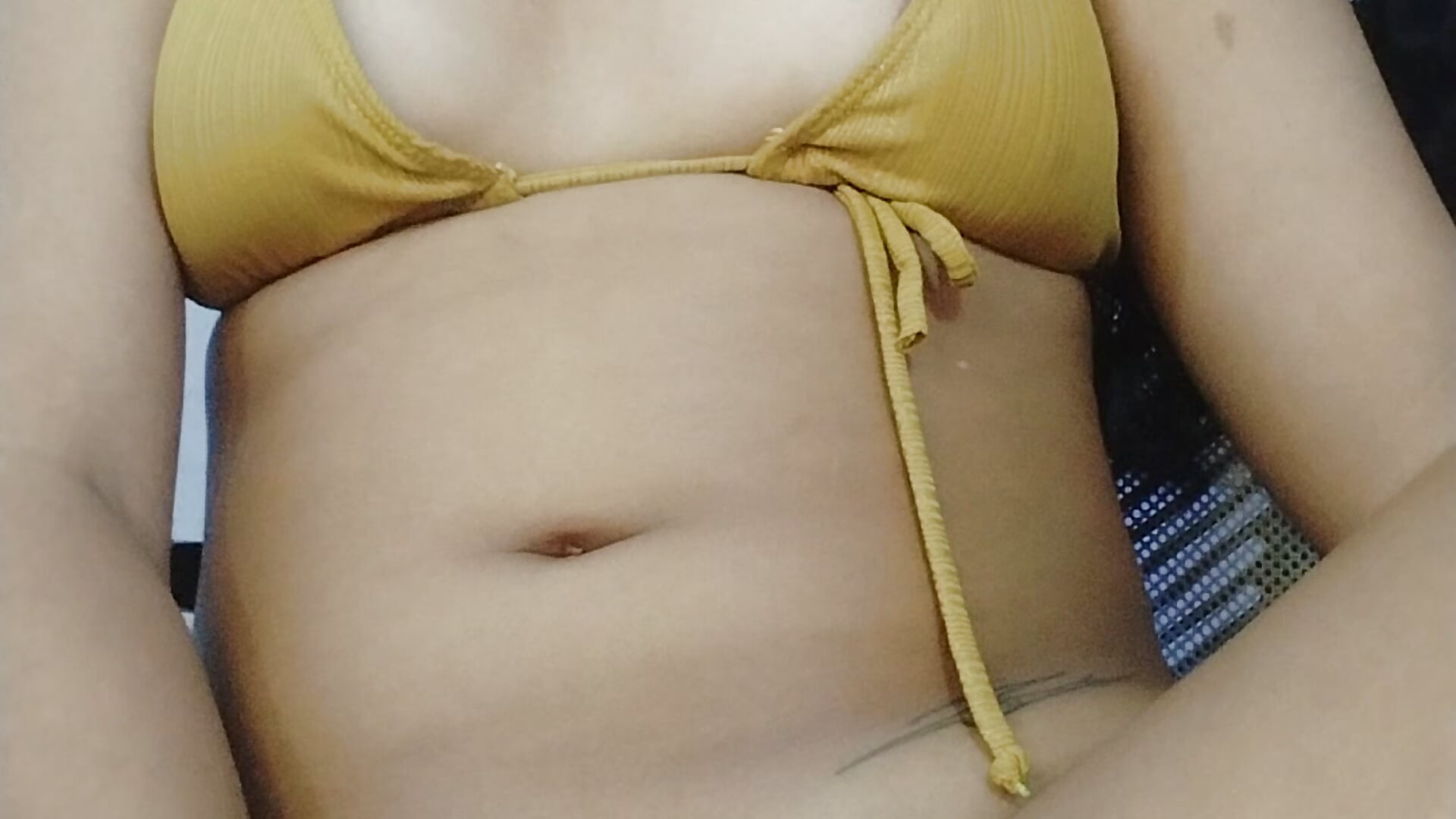 A naughty little game 🫦 - vídeo de la modelo de cam EmilyxAxel