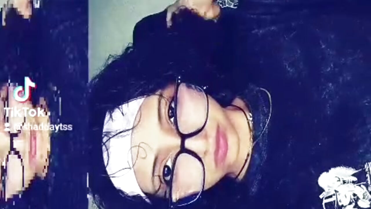 Do you like curls?💕 - vidéo du modèle de showcams EmilyxAxel