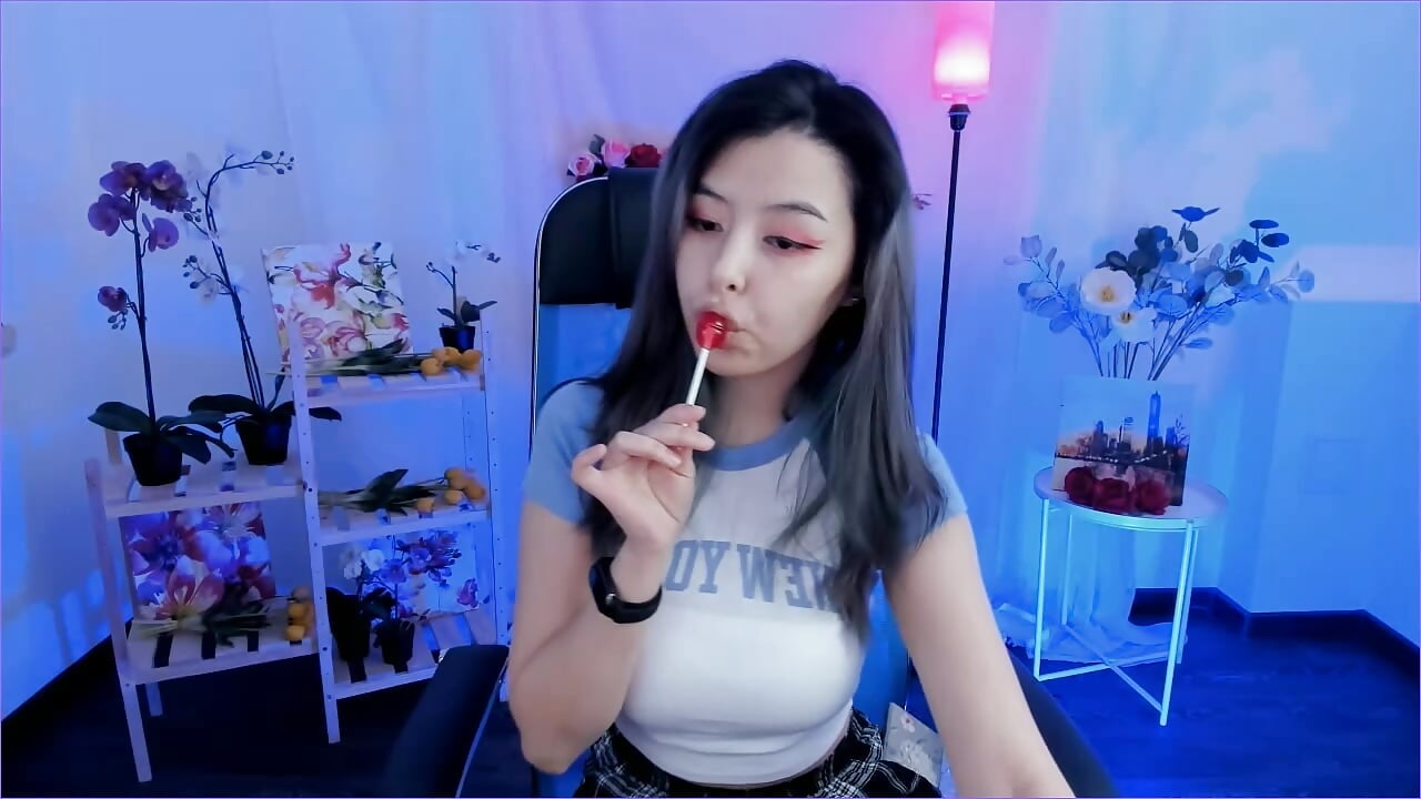 hey it`s me 😘 - video by SirenMystiq cam model