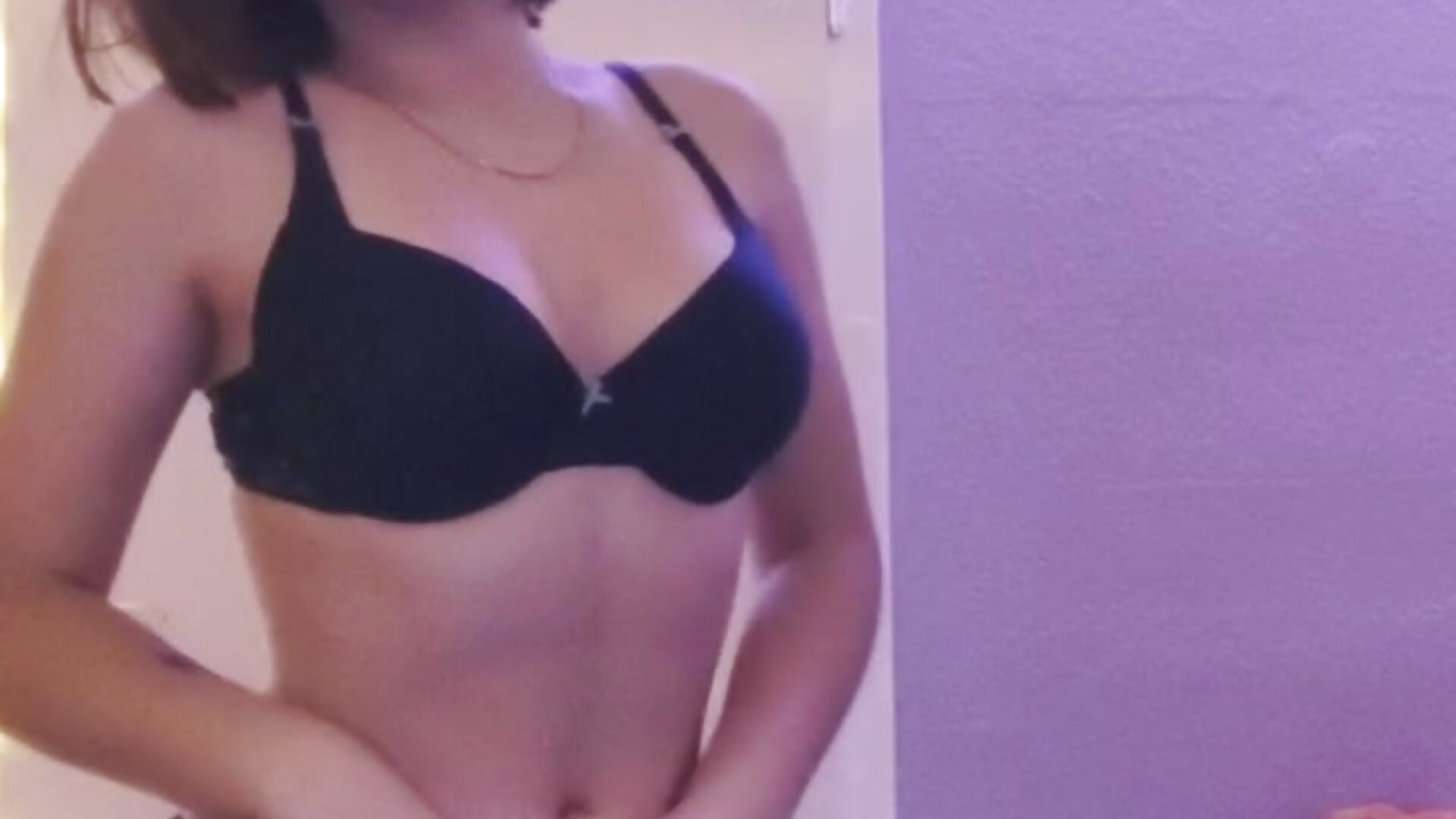 Sweet Distraction - Mona_Slearys adlı kamera modelinin videosu