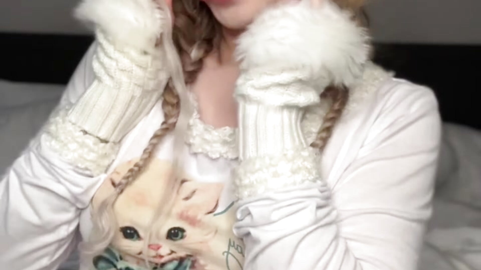 little kitty purr dance - -teenytiny- 캠 모델의 동영상