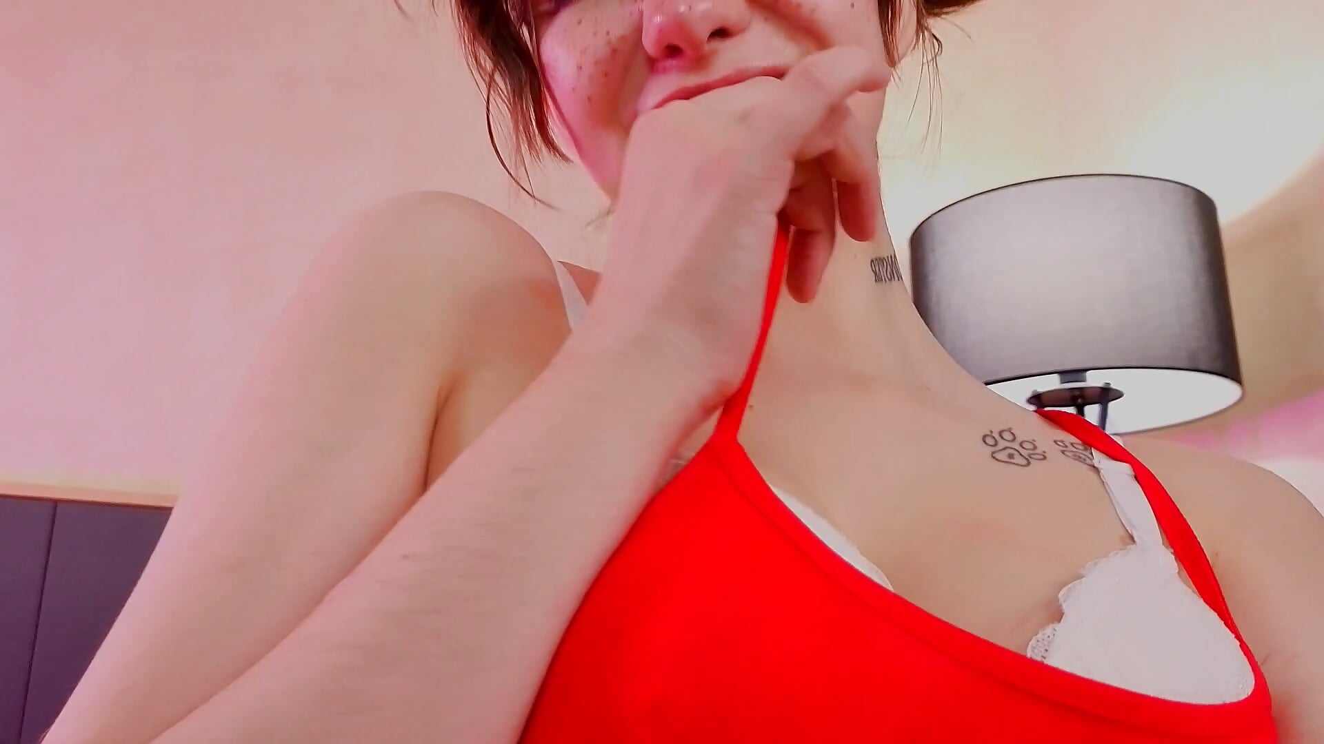 Hihiiiiii — filmik Deepcums, modela(-lki) na kamerkach