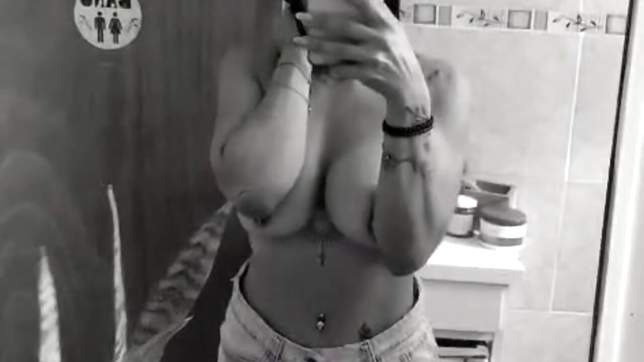 💋 - video by dulcemorela83 cam model