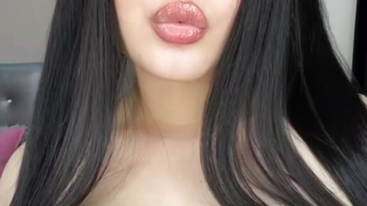 Play with my BOOBS! - video oleh ZuriSaint kamera model