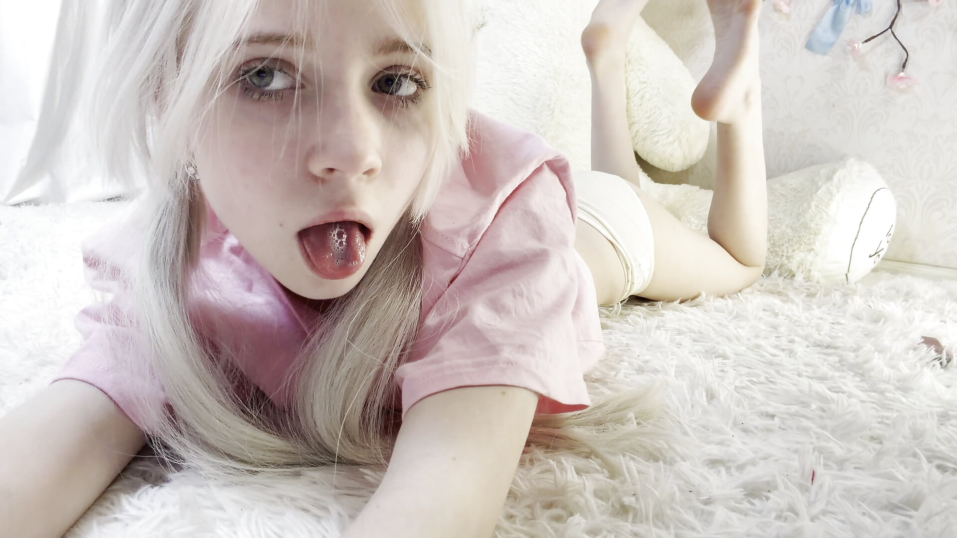 your favorite viola - ViollaBloom adlı kamera modelinin videosu