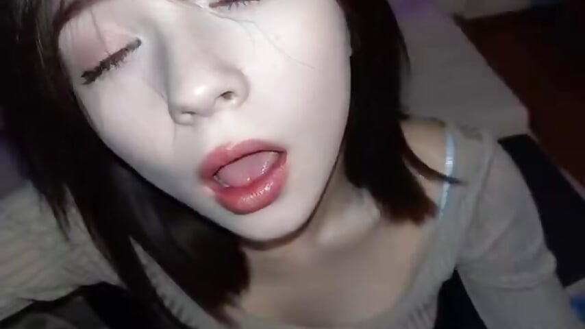 its me - ViollaBloom adlı kamera modelinin videosu