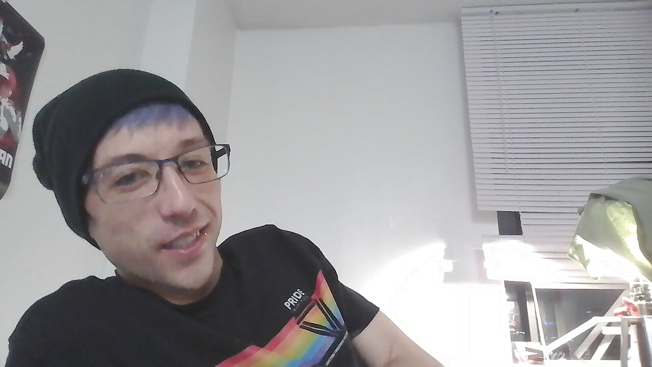 CoverVid - video oleh model kamera AskAveryAnything