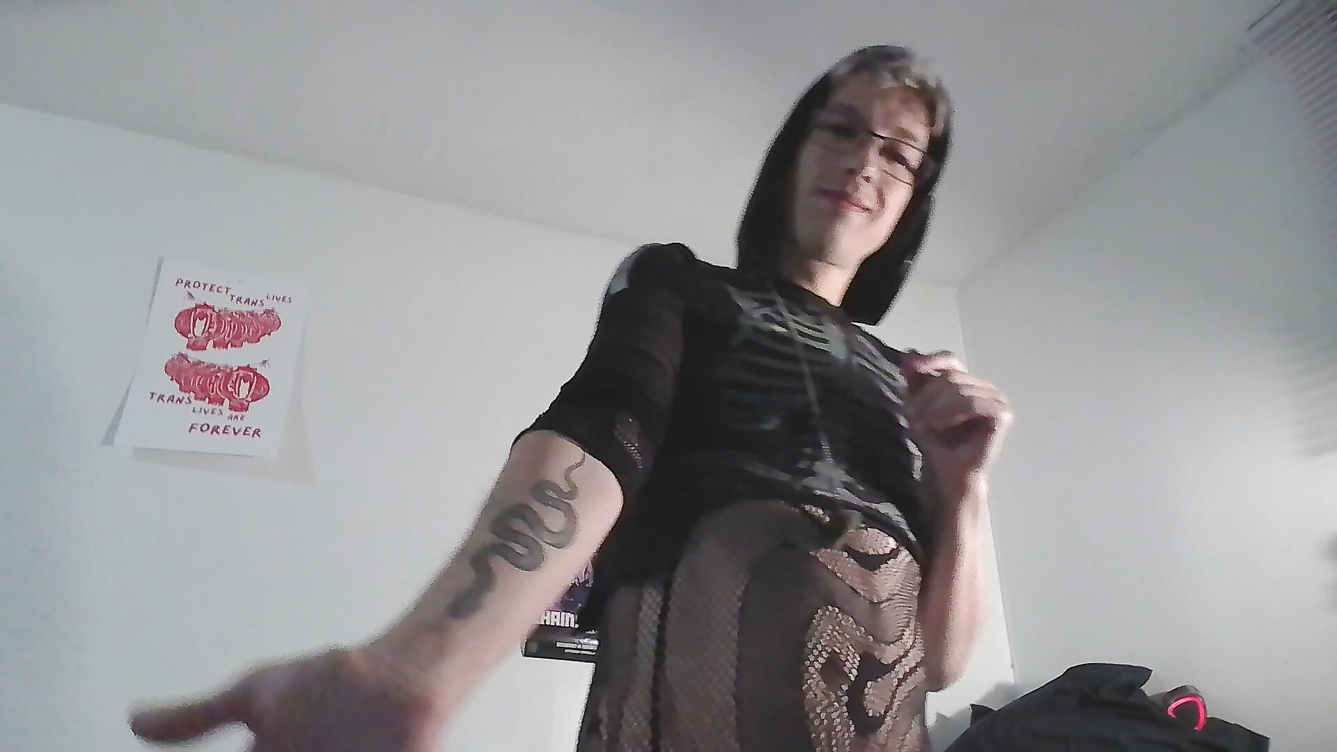 Tats - video oleh model kamera AskAveryAnything