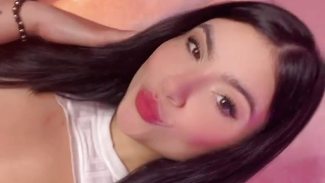 i really miss play with my dress😊 - Vídeo de kylie_river, modelo de vídeos