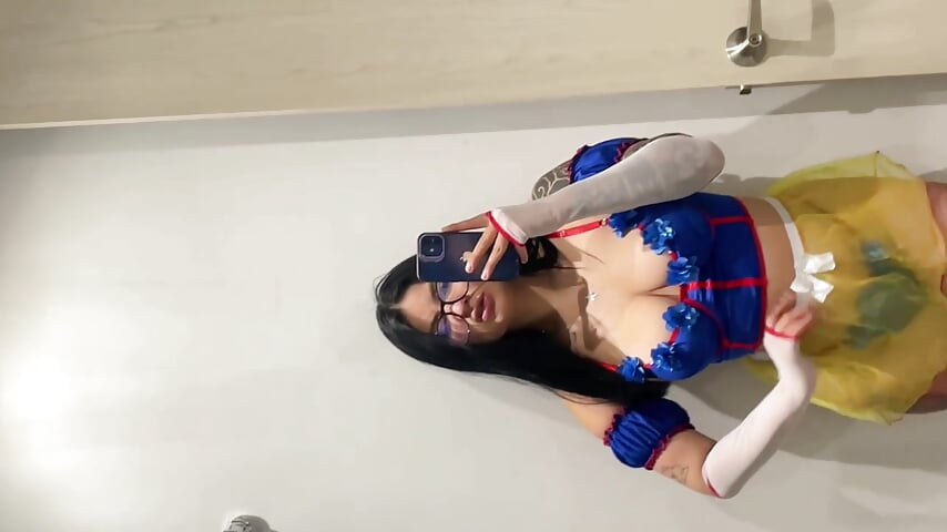 Sexy Snow White ❤️ - video by Lunaclarx cam model