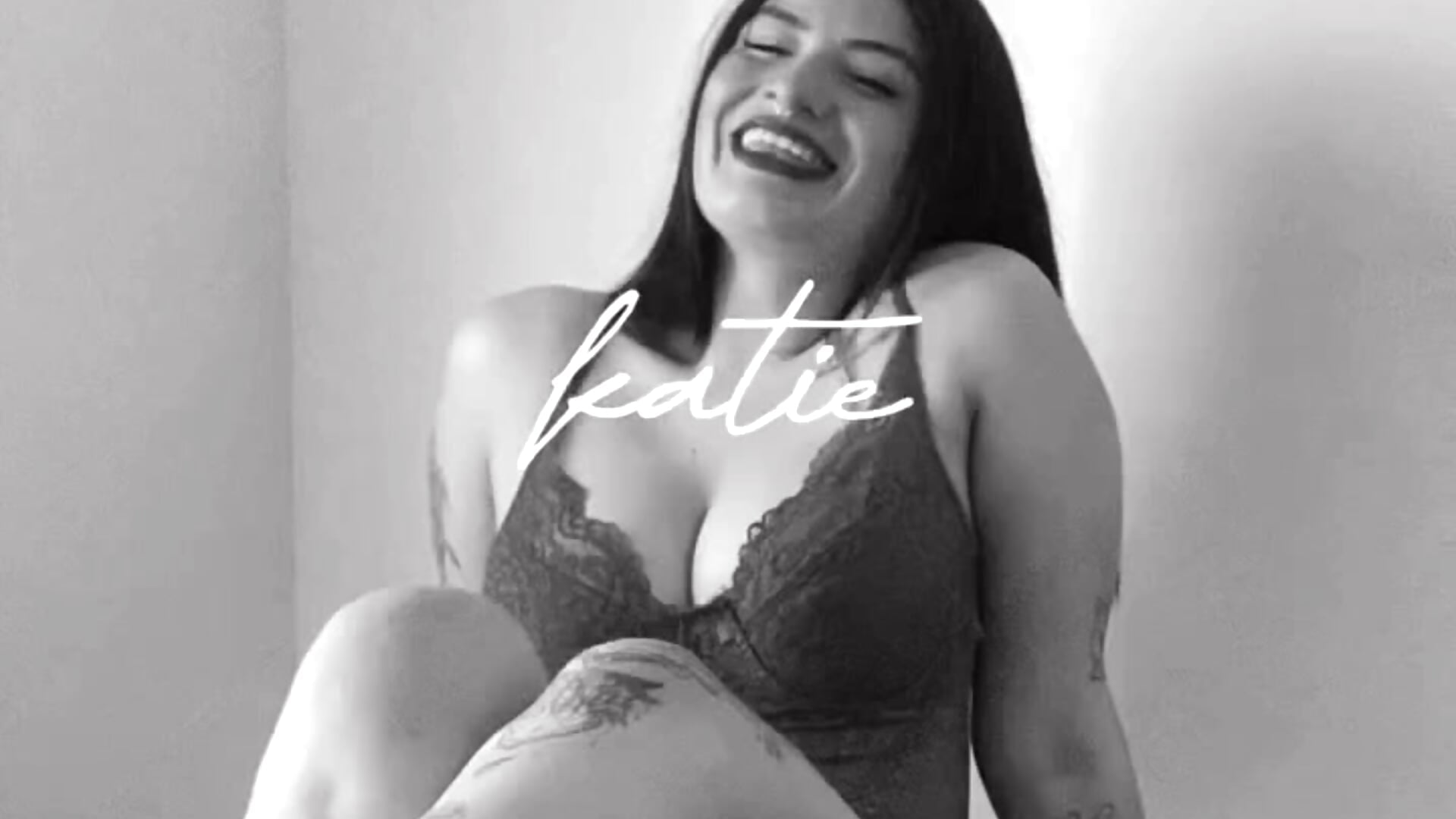 Katia 💋 GIF - video by Lunaclarx cam model