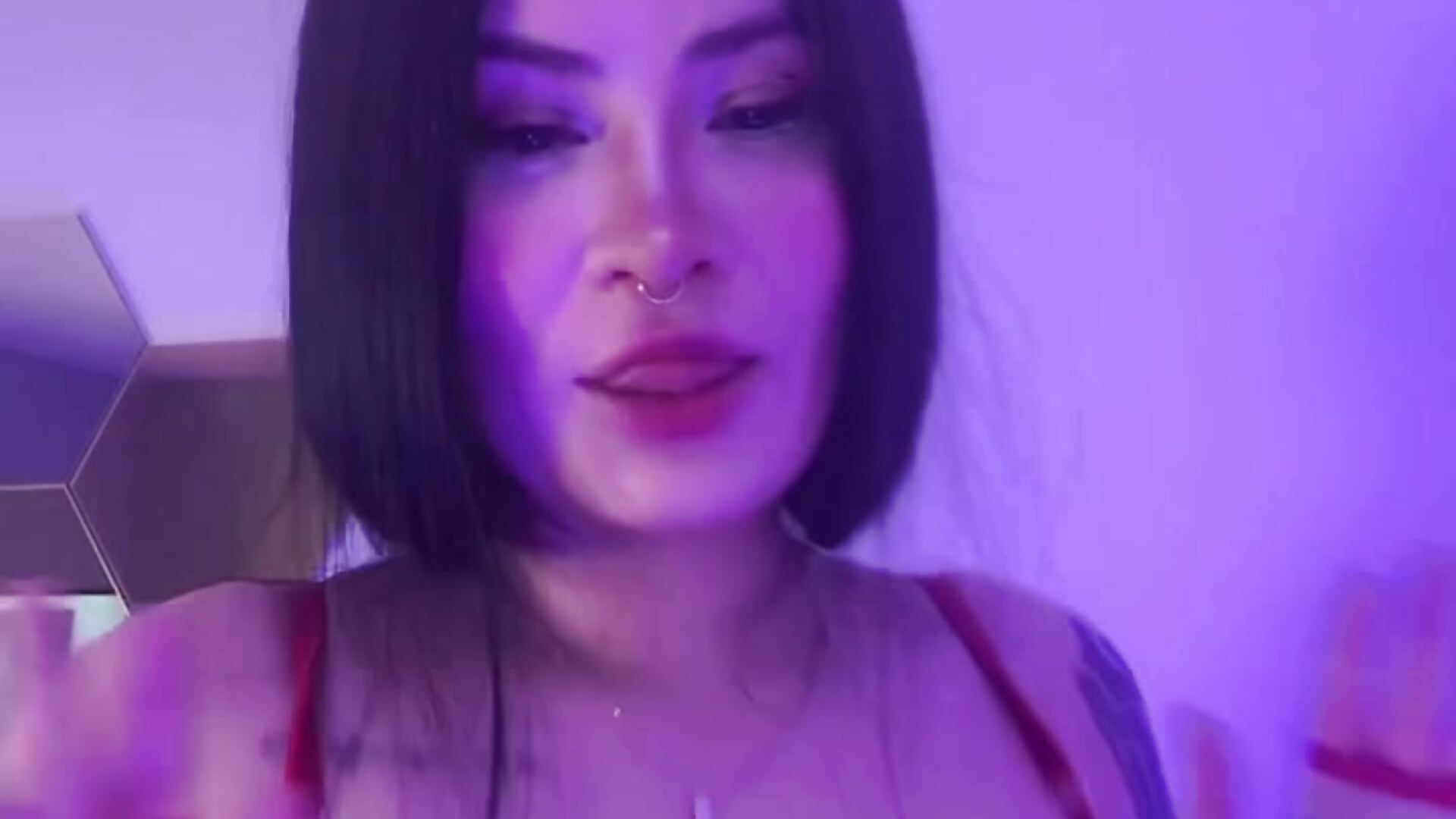 Snow White with big breasts - video by Lunaclarx cam model