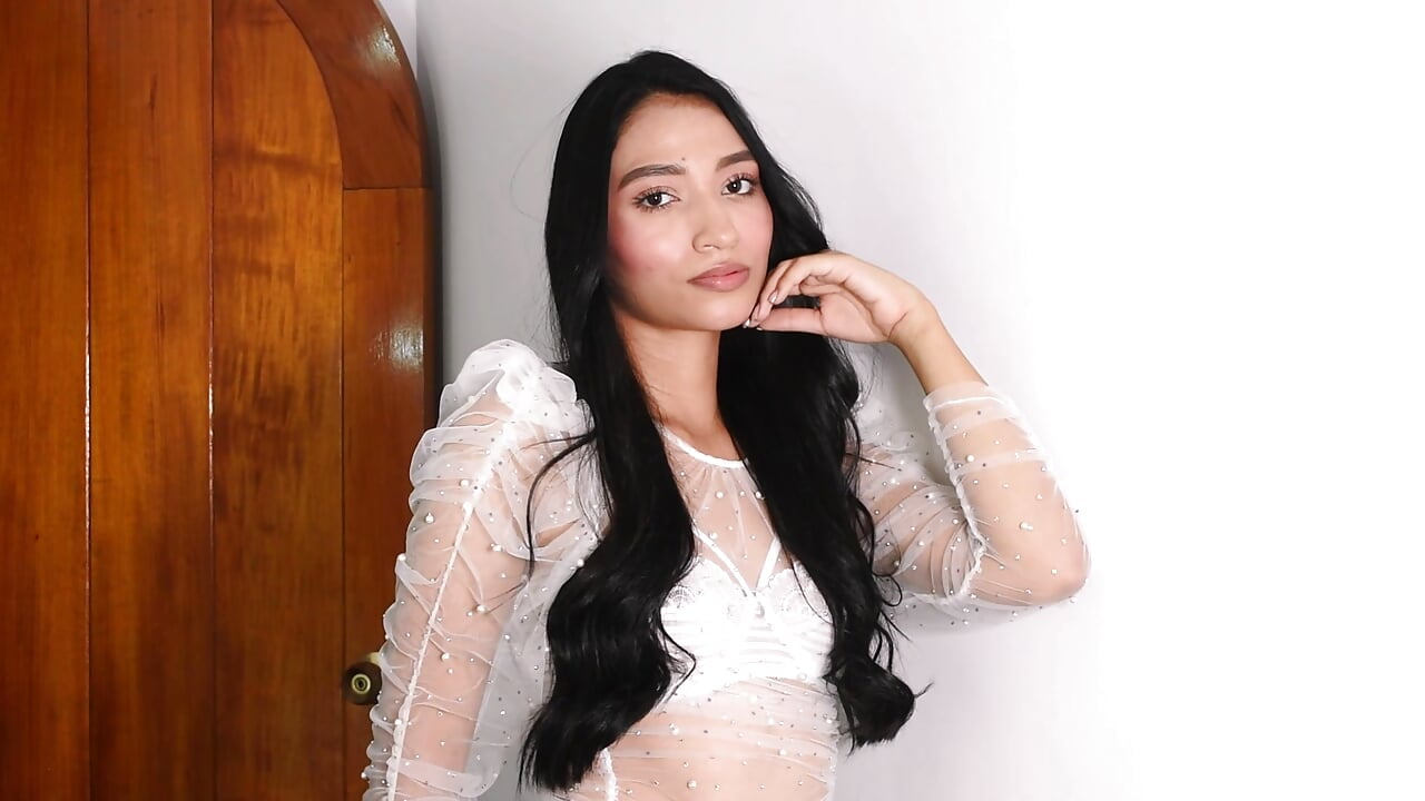 Sensuality🌹 - video by barbara_noa cam model