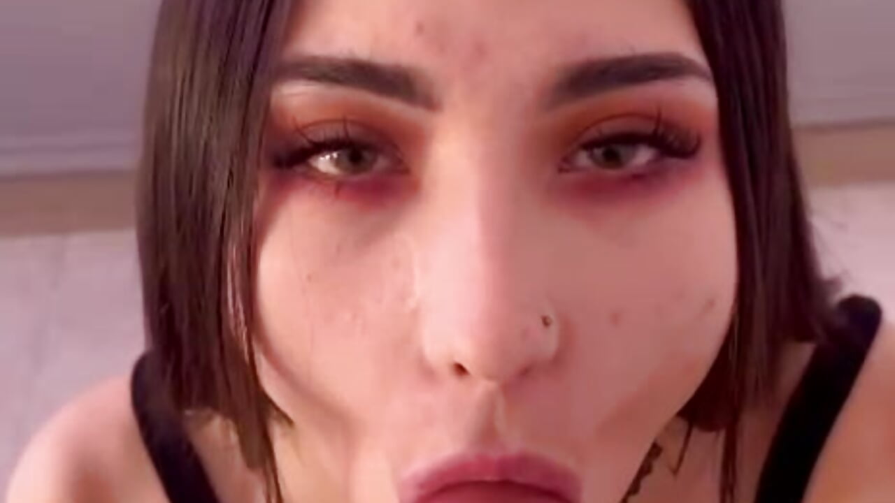 When I suck your penis, my throat craves your milk 🍆💦 - فيديو من Cheerbaby_ موديل الكام